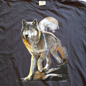 Lone Wolf with full moon long sleeve dark blue midnight size large super comfy